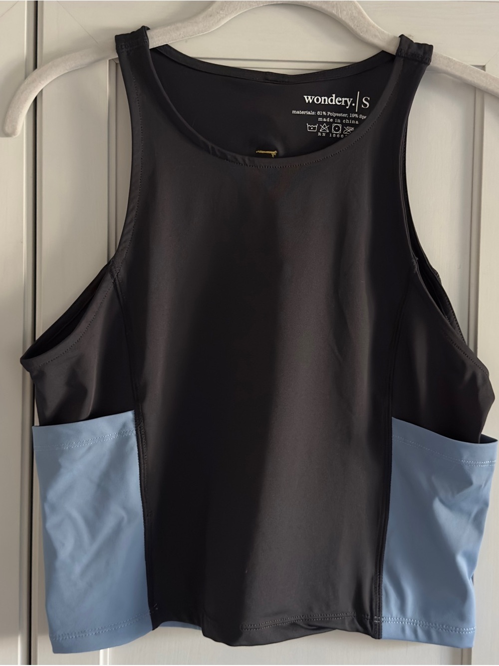 Wondery Long Day Hiking Pocket Tank Top Size Small
